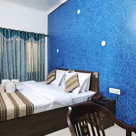 Hotel Holiday Comfort Амритсар Экстерьер фото