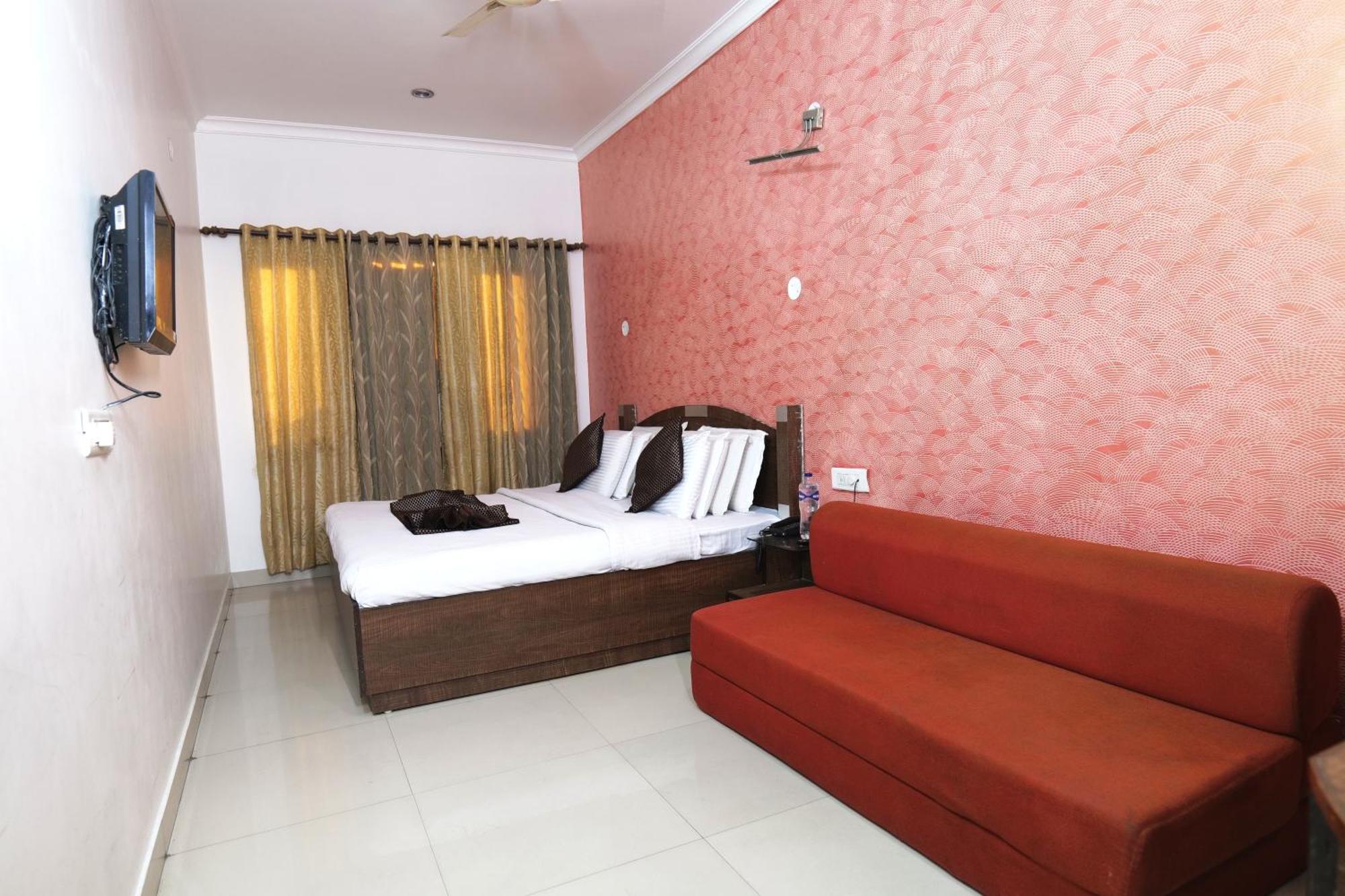 Hotel Holiday Comfort Амритсар Экстерьер фото