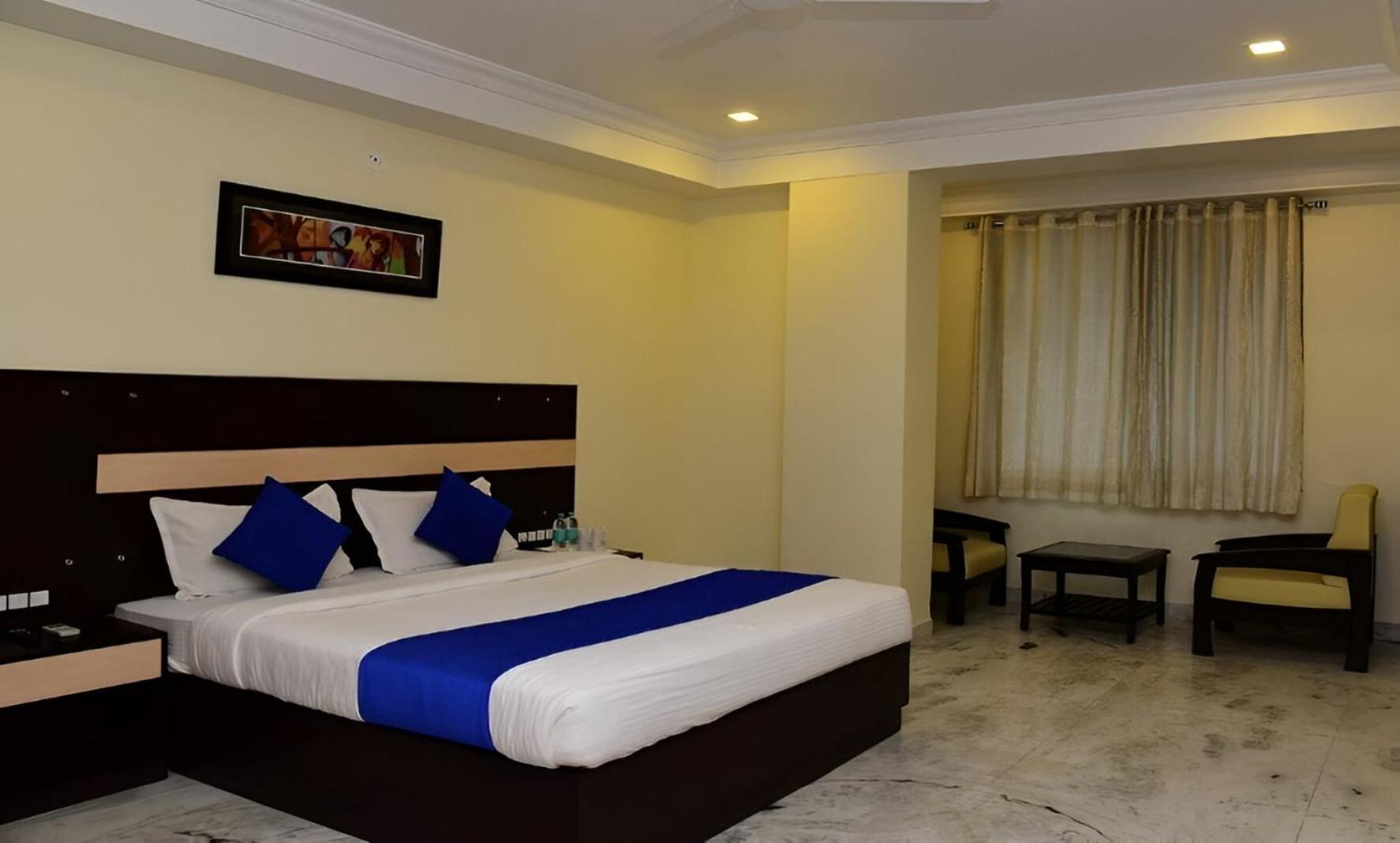 Hotel Holiday Comfort Амритсар Экстерьер фото