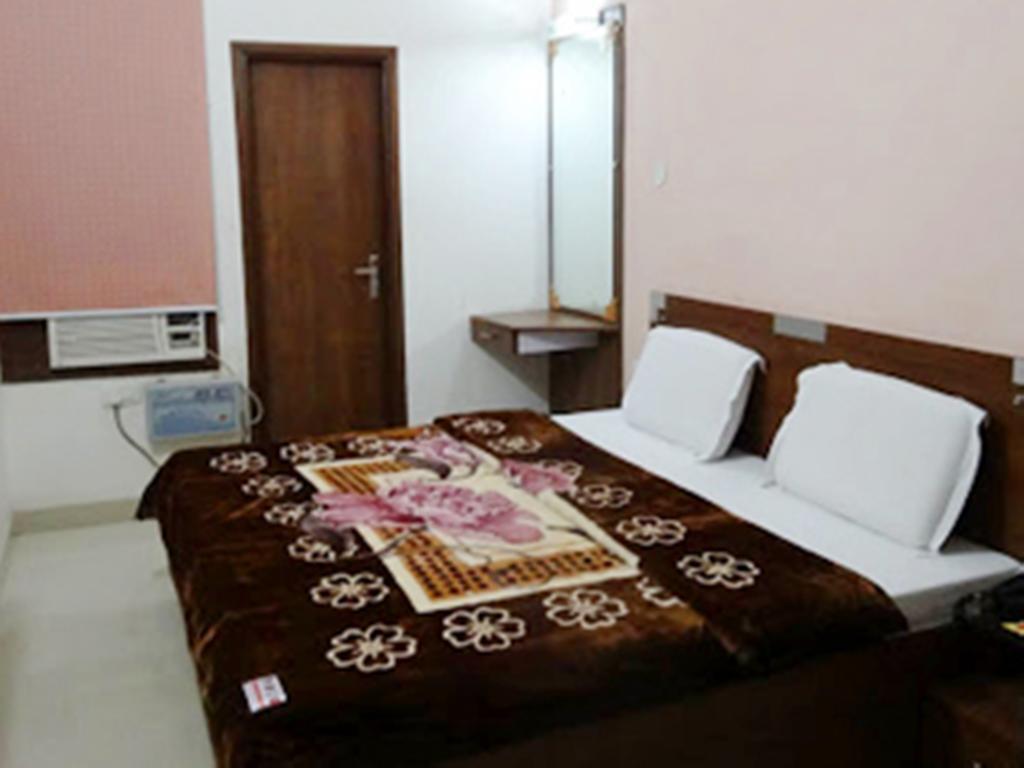 Hotel Holiday Comfort Амритсар Экстерьер фото